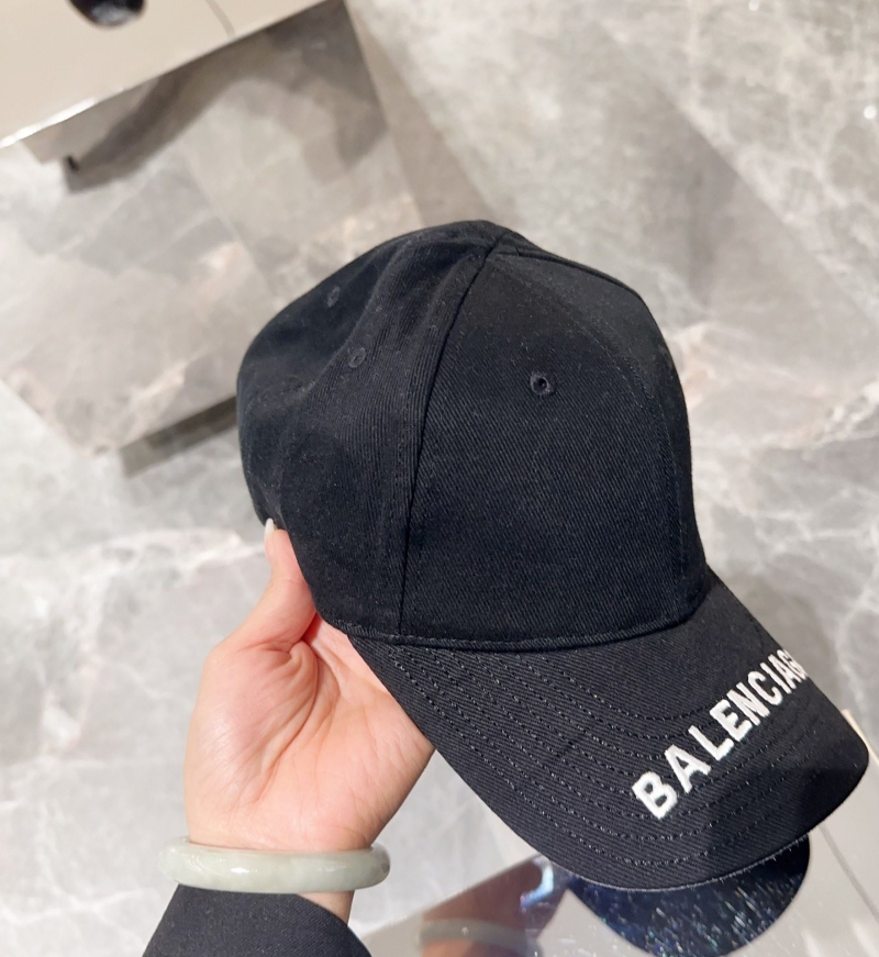 BALENCIAGA